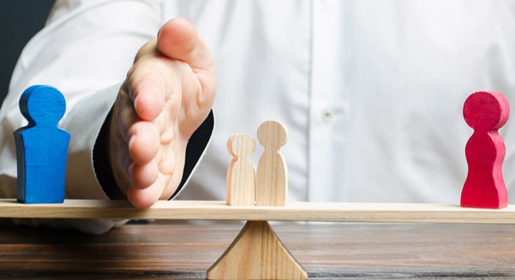 Определение места жительства ребенка в Апатитах